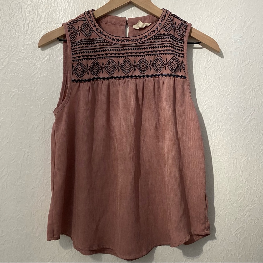 E & M Pink - Navy Sleeveless Top with Aztec Design Around Neck